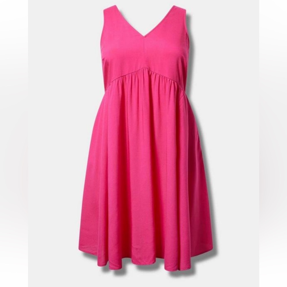 NWT Torrid: Above The Knee Challis V-Neck Dress